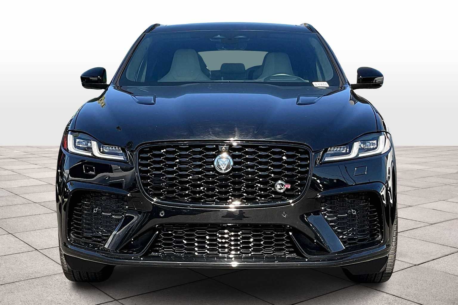 2024 Jaguar F-PACE SVR photo 2