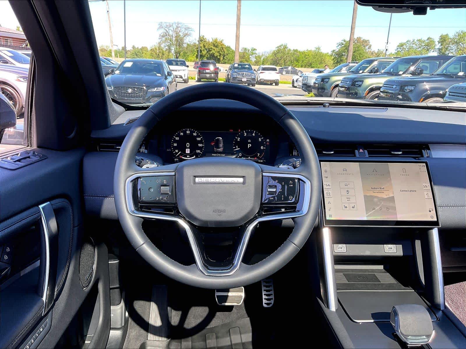 2025 Land Rover Discovery Sport Dynamic SE photo 5