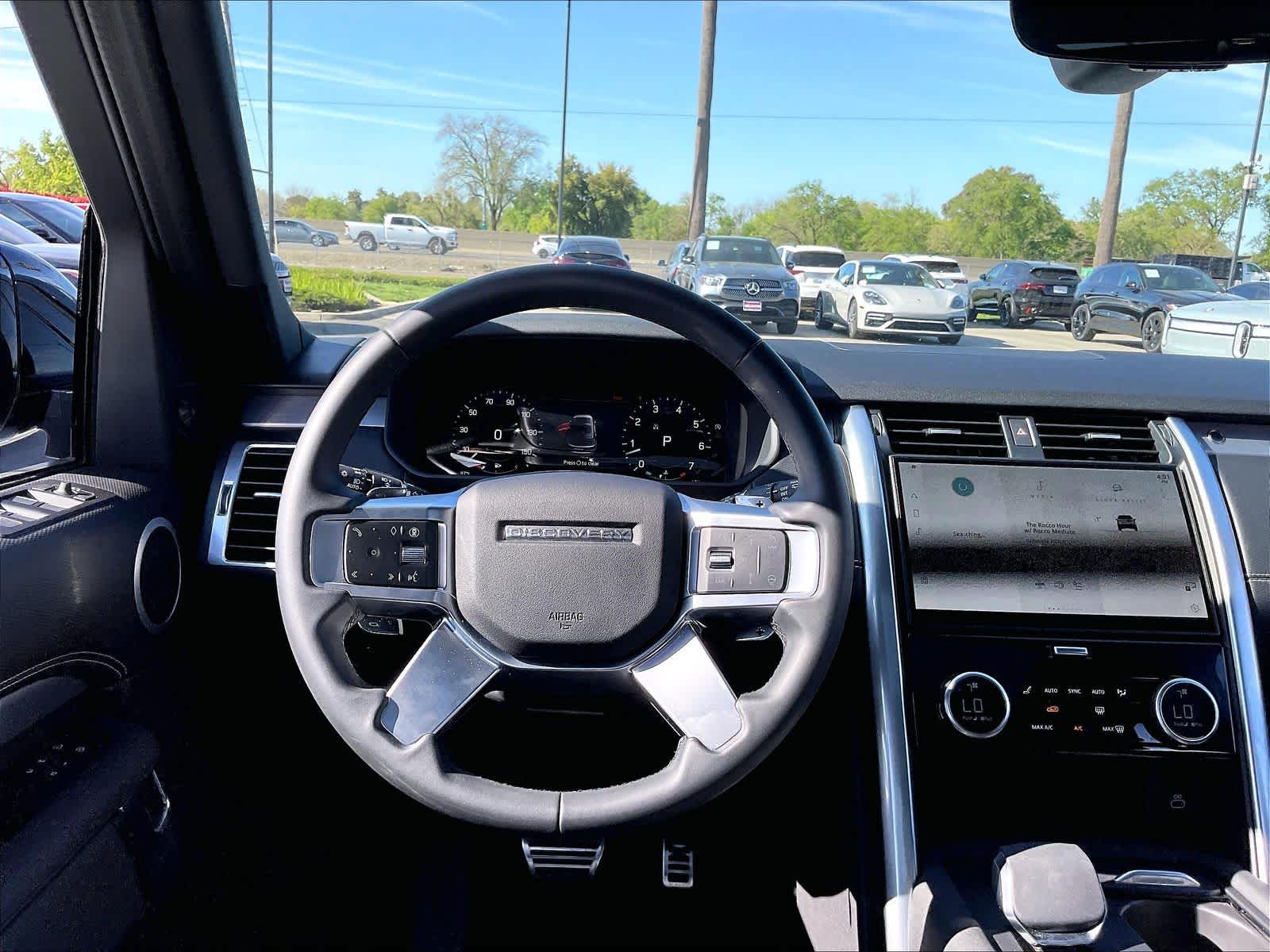 2025 Land Rover Discovery Dynamic SE photo 5