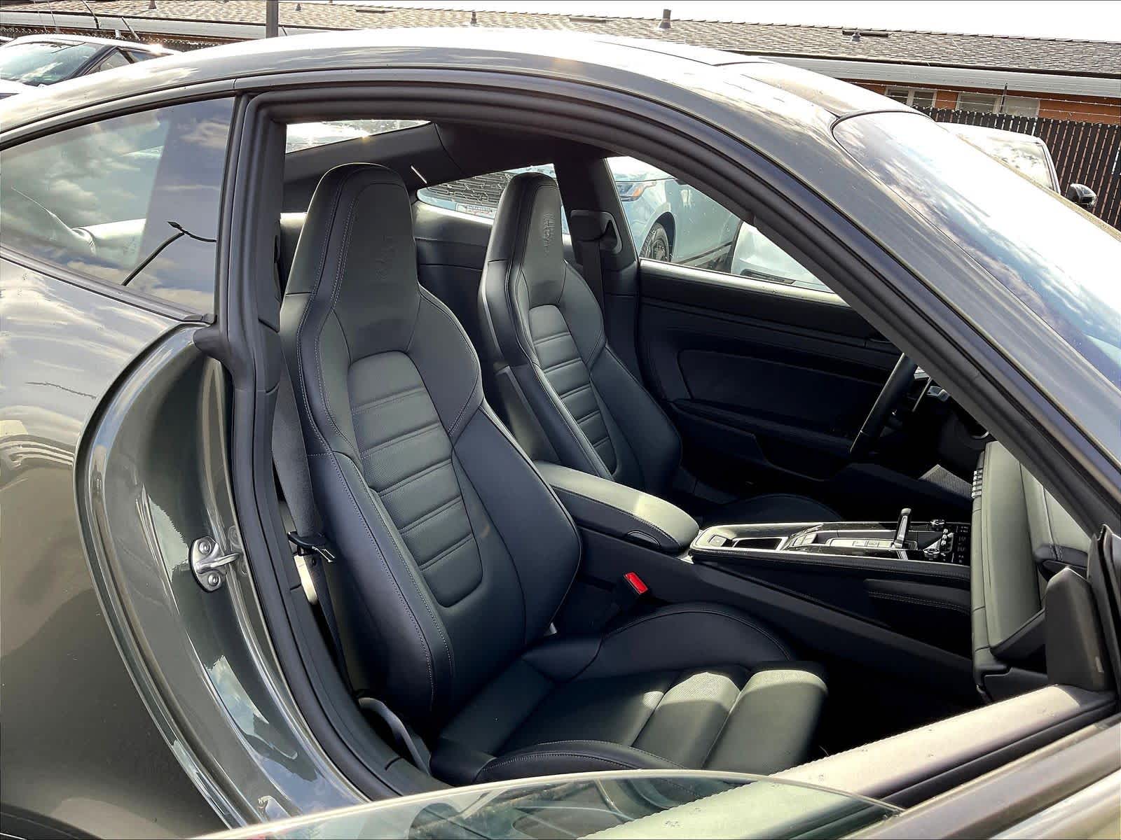 2024 Porsche 911 Carrera 4S photo 3