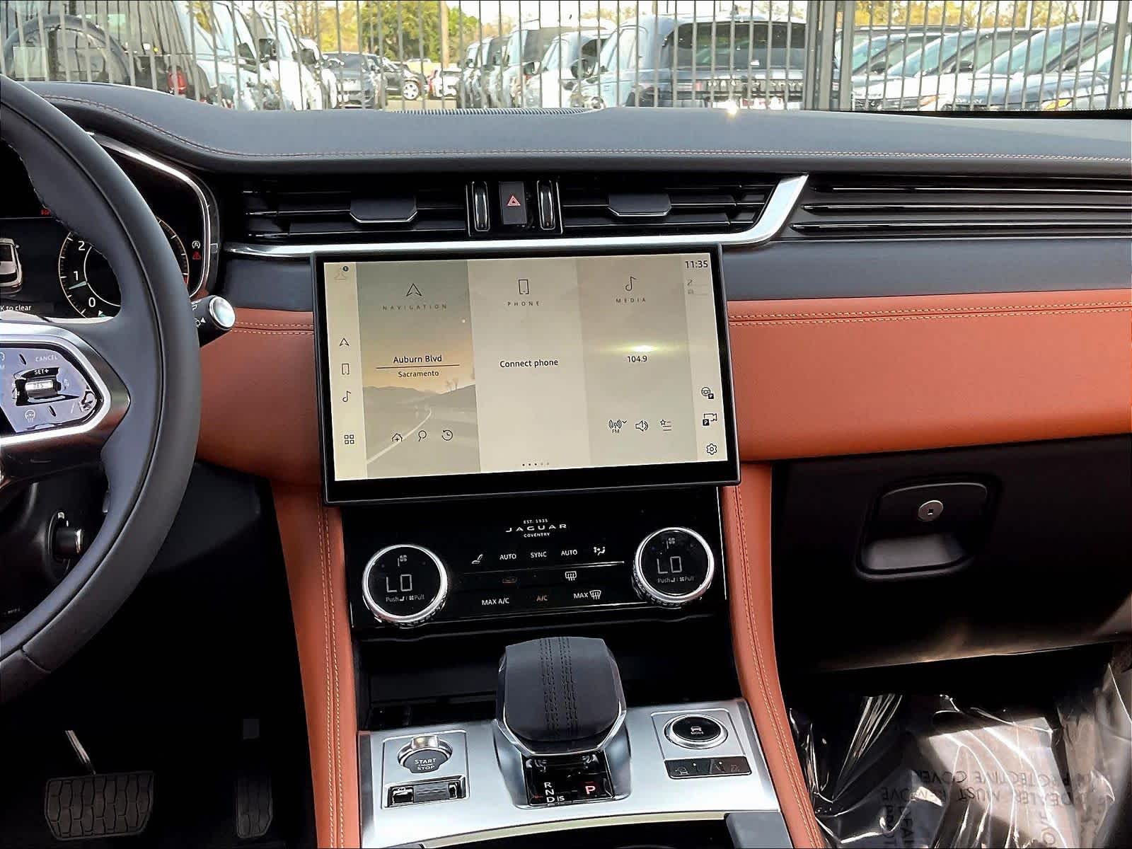 2026 Jaguar F-Pace R-Dynamic S - Photo 9