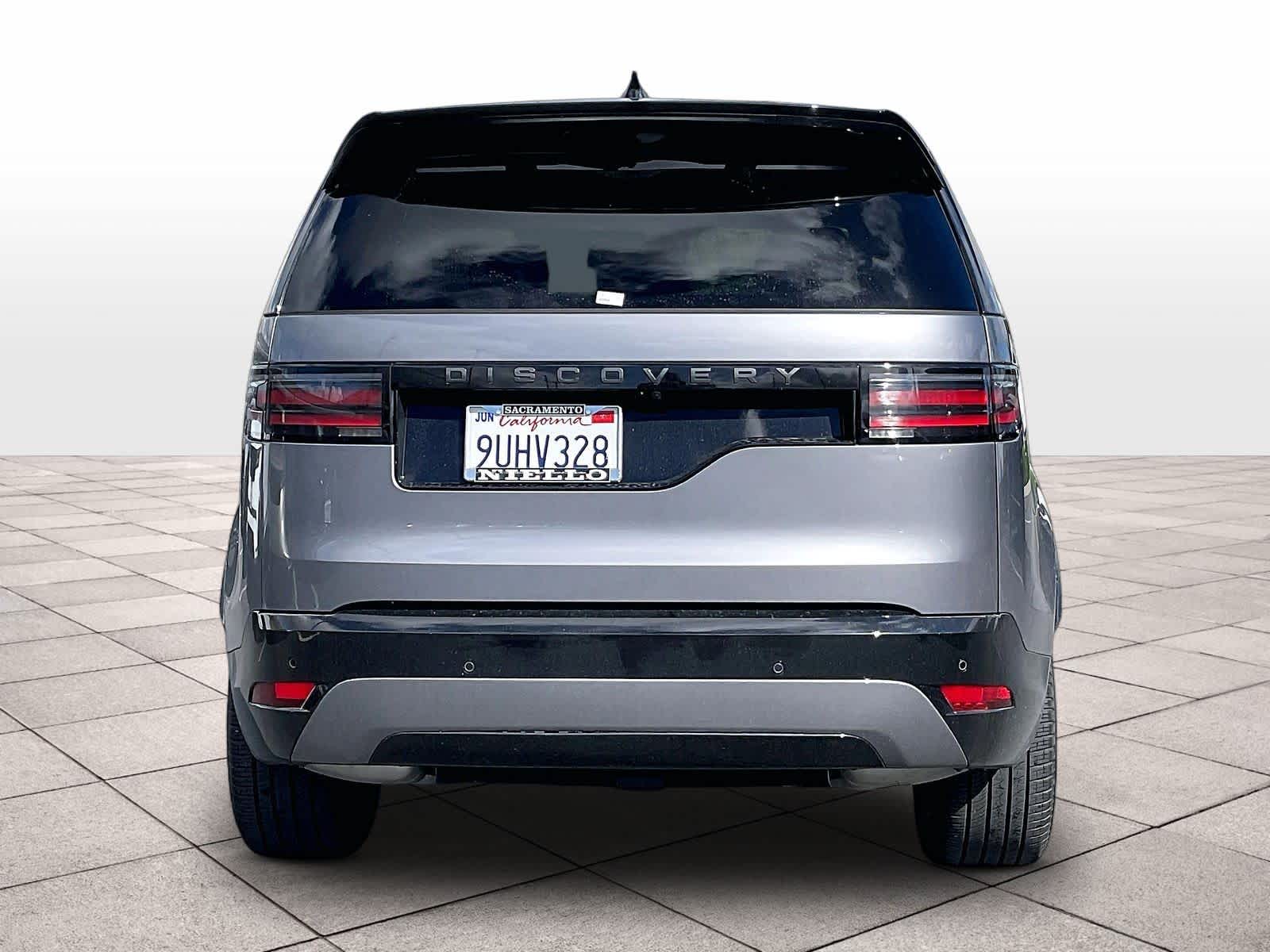 2025 Land Rover Discovery Dynamic SE photo 4