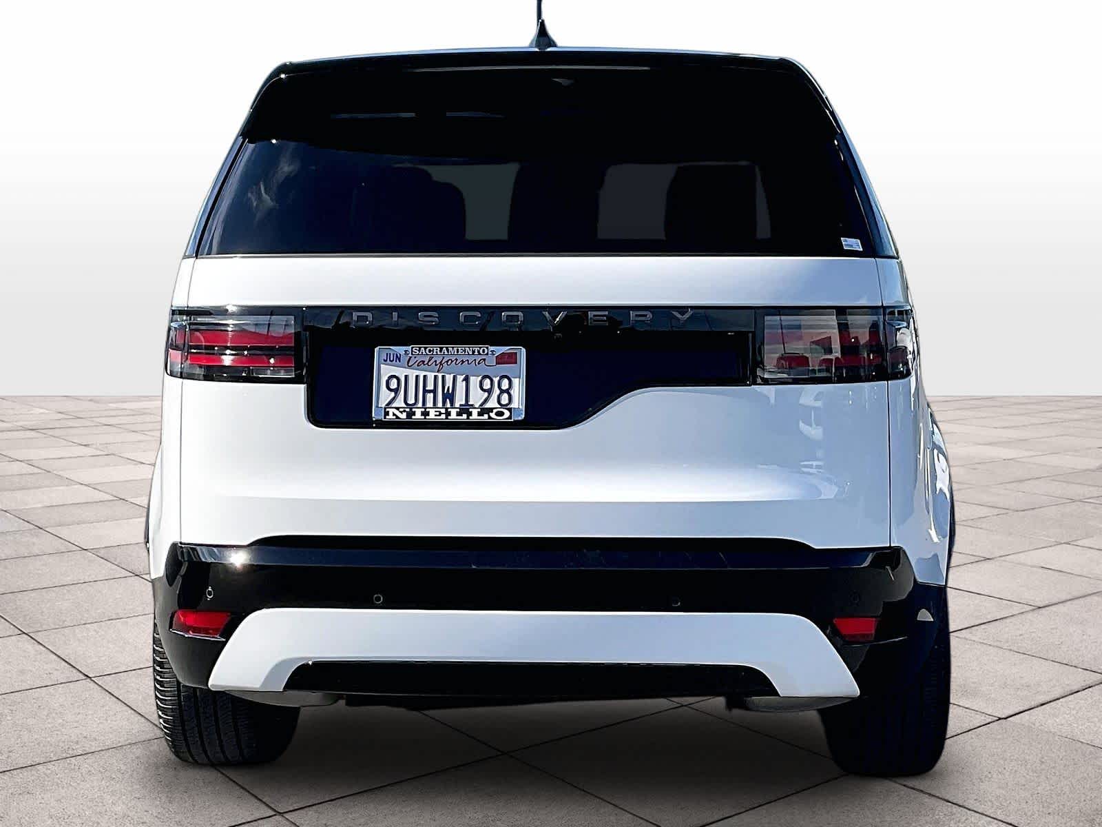 2025 Land Rover Discovery Dynamic SE photo 4