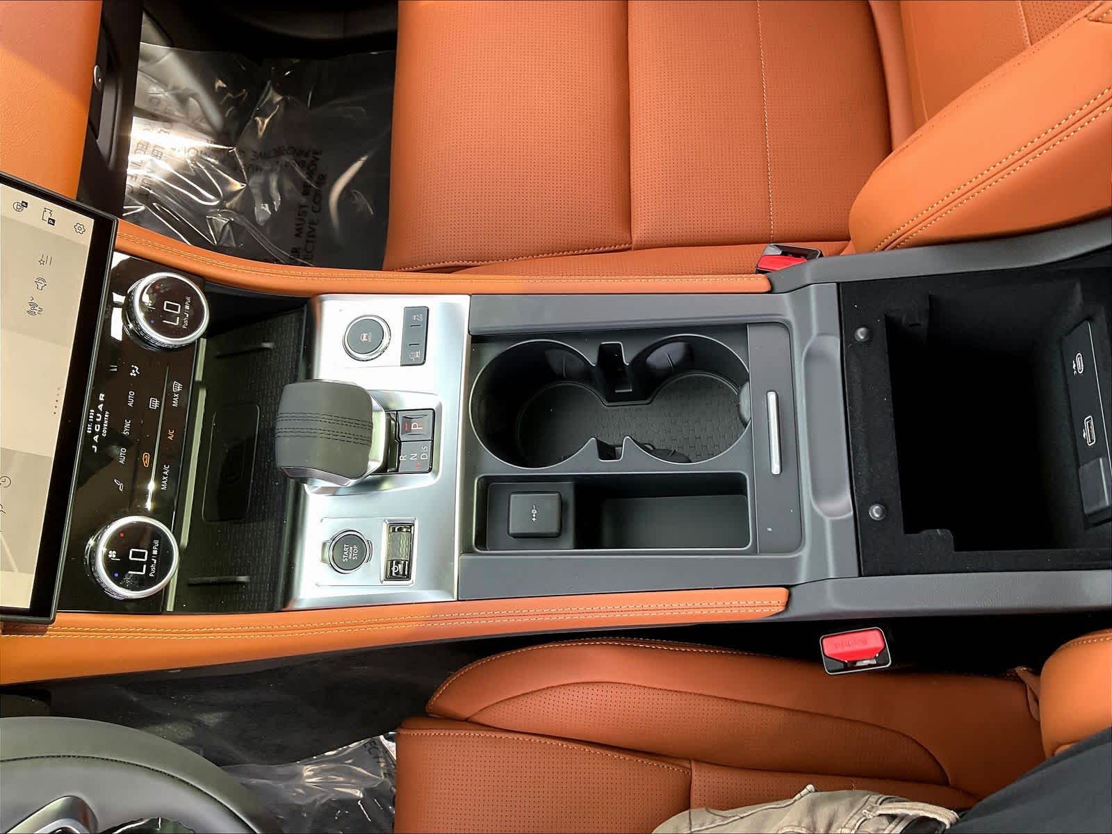 2026 Jaguar F-Pace R-Dynamic S - Photo 21