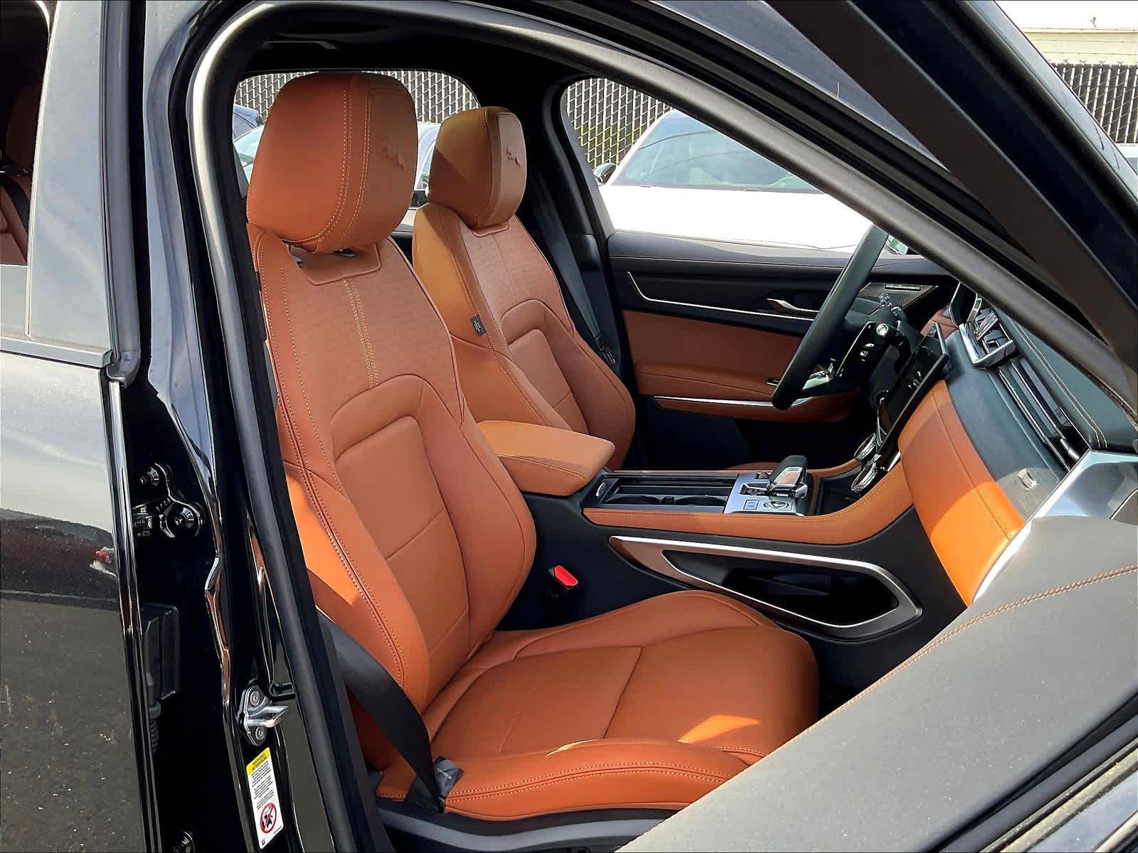 2026 Jaguar F-Pace R-Dynamic S - Photo 31