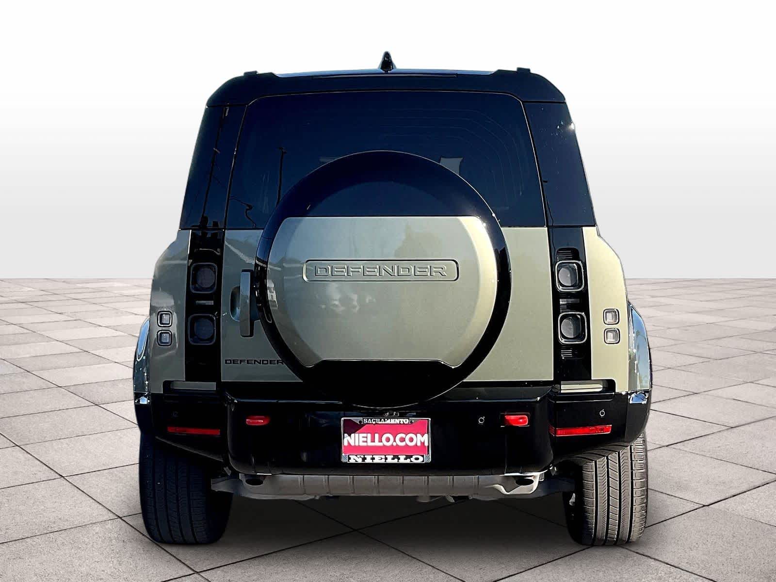 2024 Land Rover Defender X photo 4