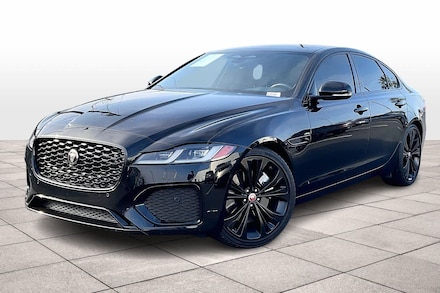 2022 Jaguar XF SE Sedan RWD