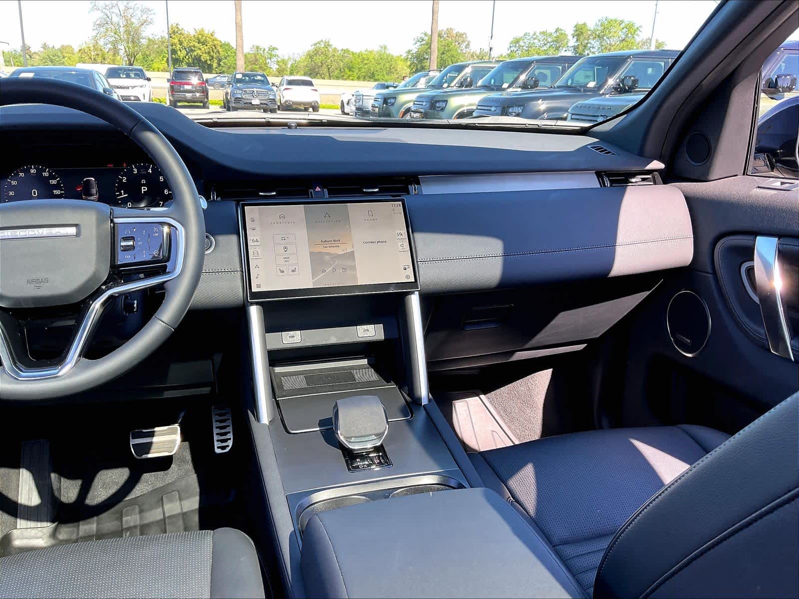 2025 Land Rover Discovery Sport Dynamic SE photo 6