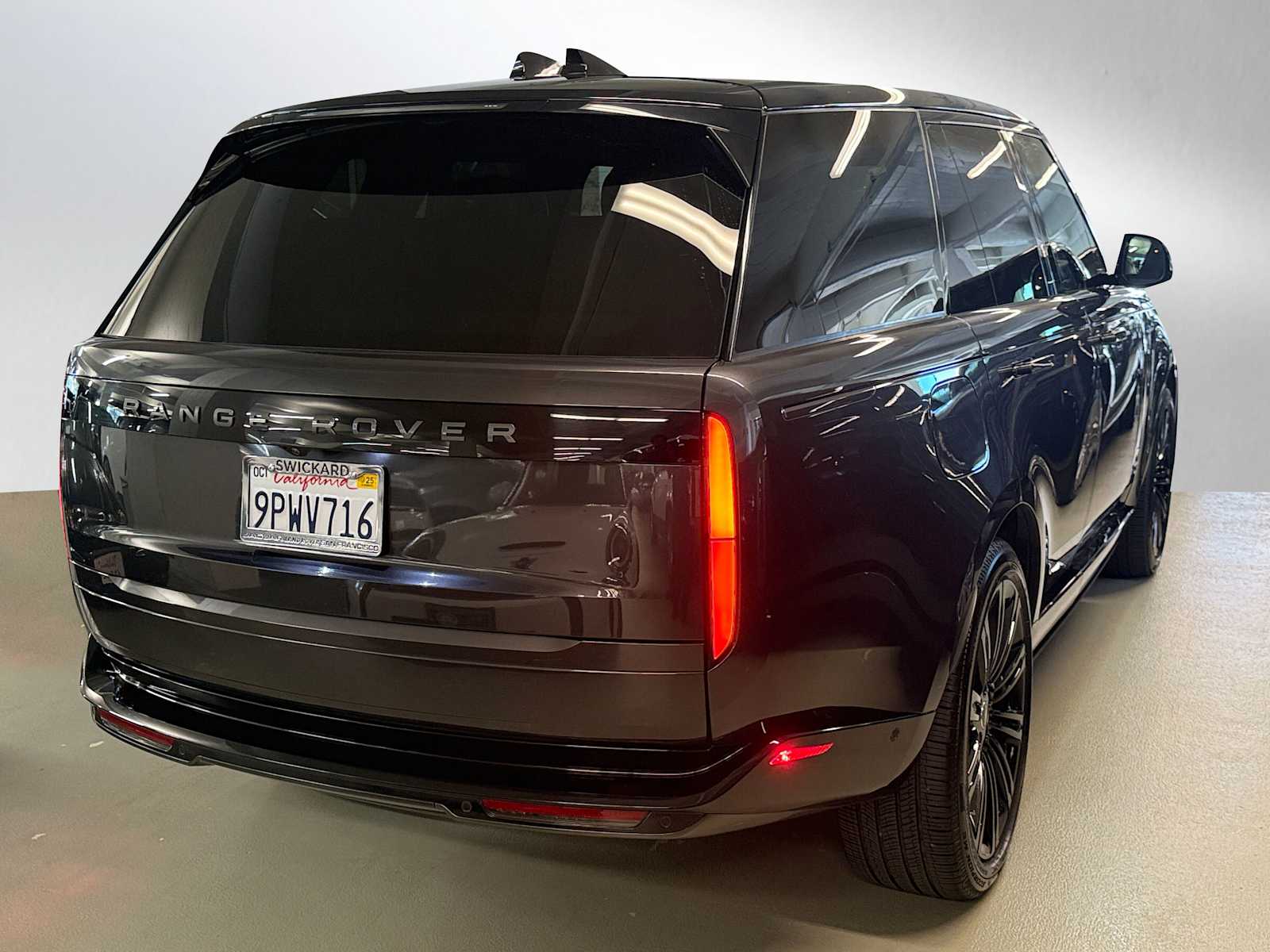 Image 5 of 2025 Land Rover Range P530 Autobiography SUV