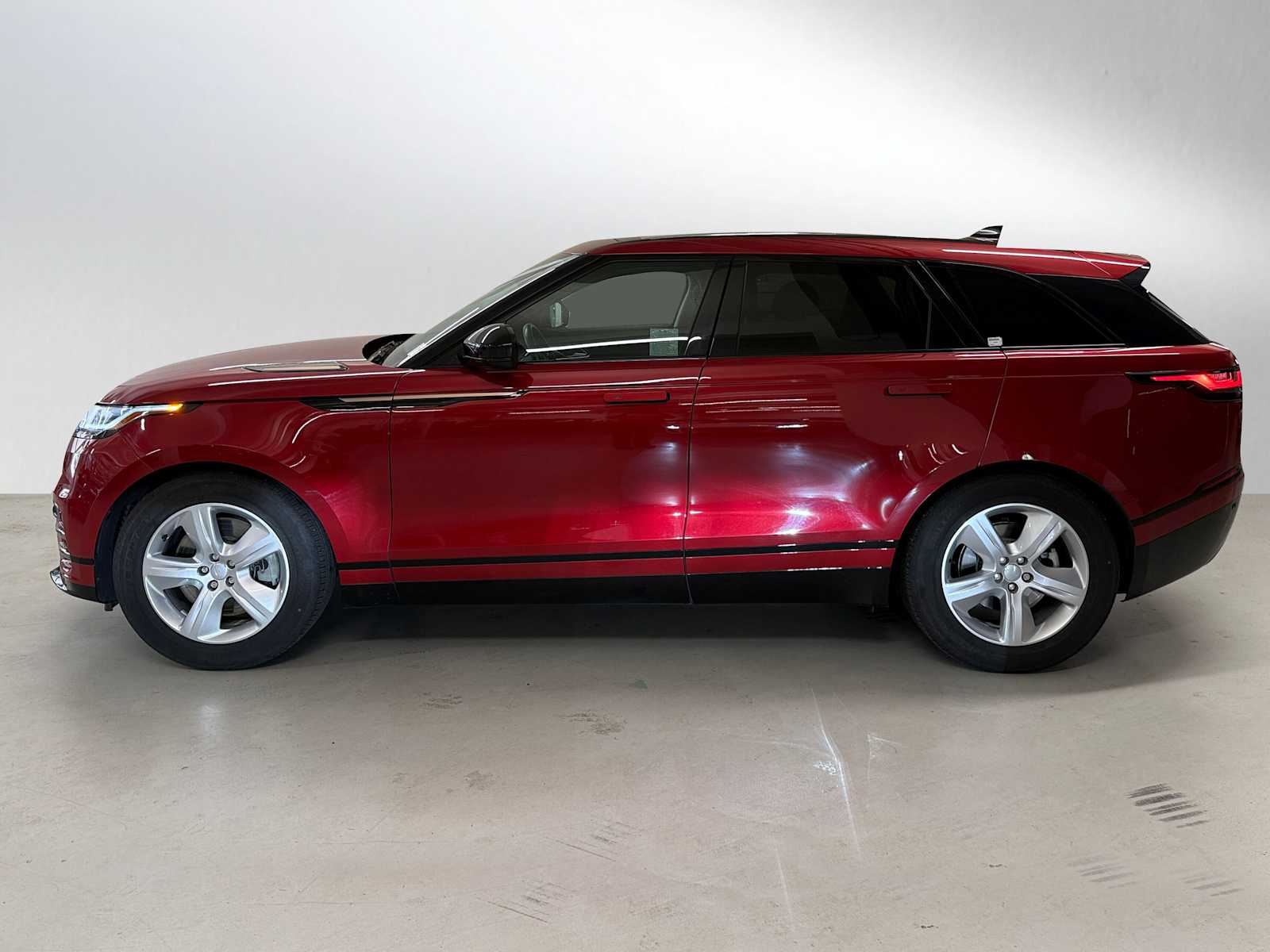 Image 2 of 2023 Land Rover Range Velar R-Dynamic S MHEV SUV