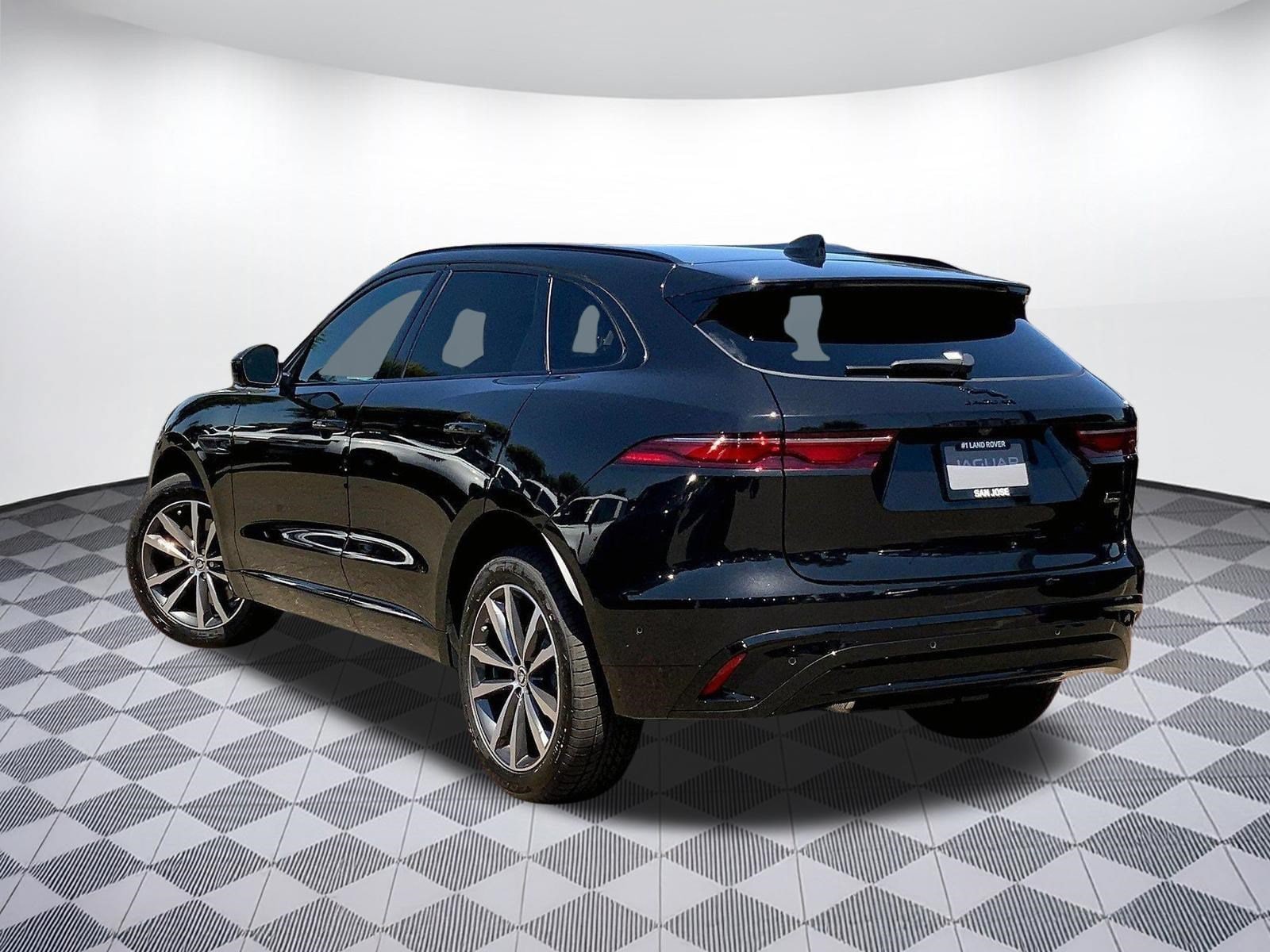 2026 Jaguar F-Pace R-Dynamic S - Photo 2