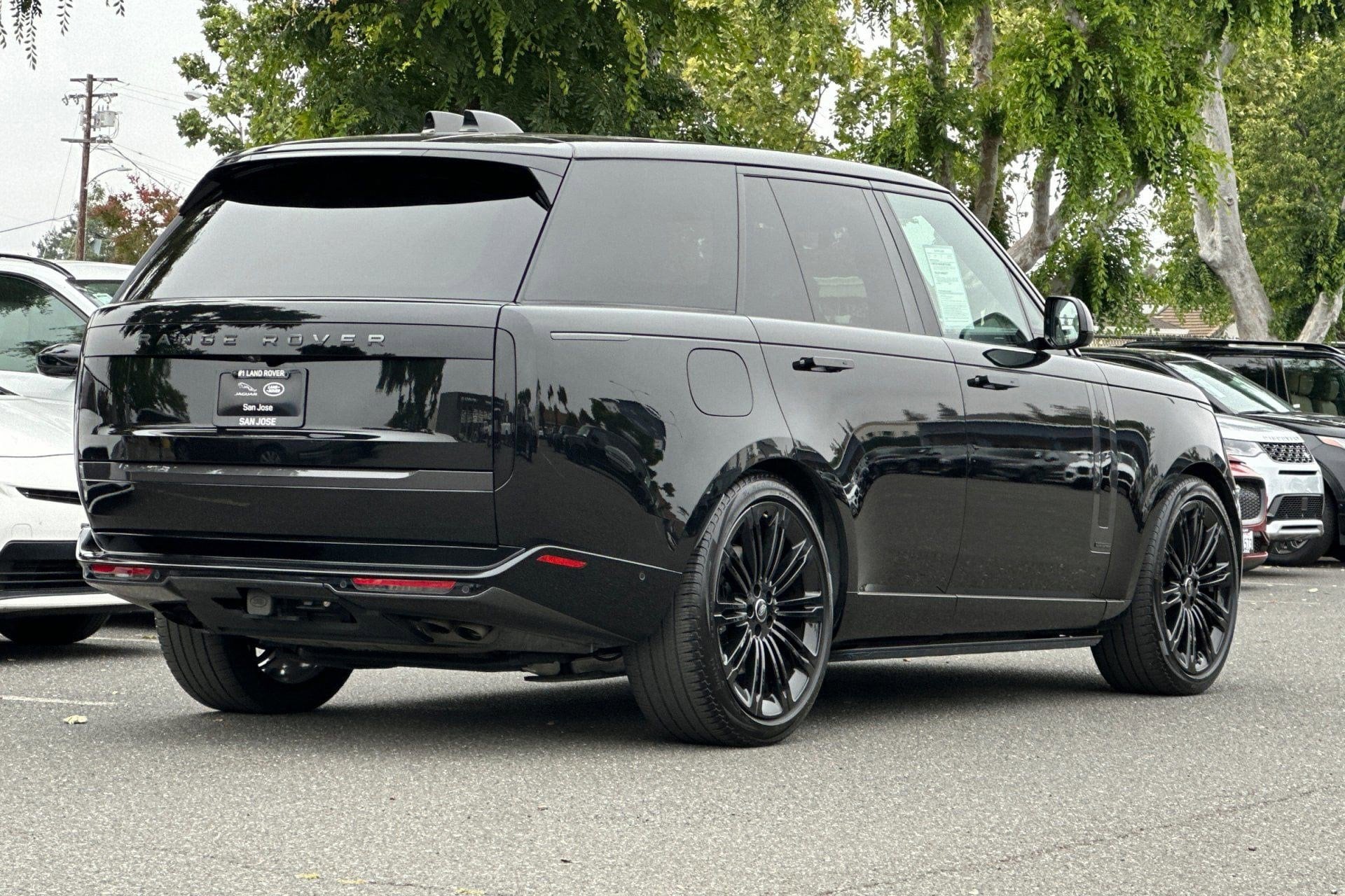 2024 Land Rover Range Rover Autobiography photo 3