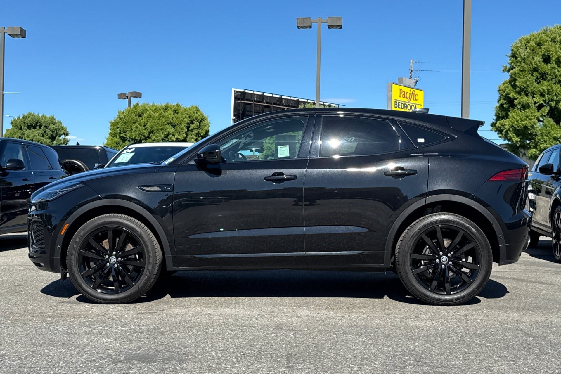 E-PACE R-Dynamic SE R-Dynamic SE P250 AWD