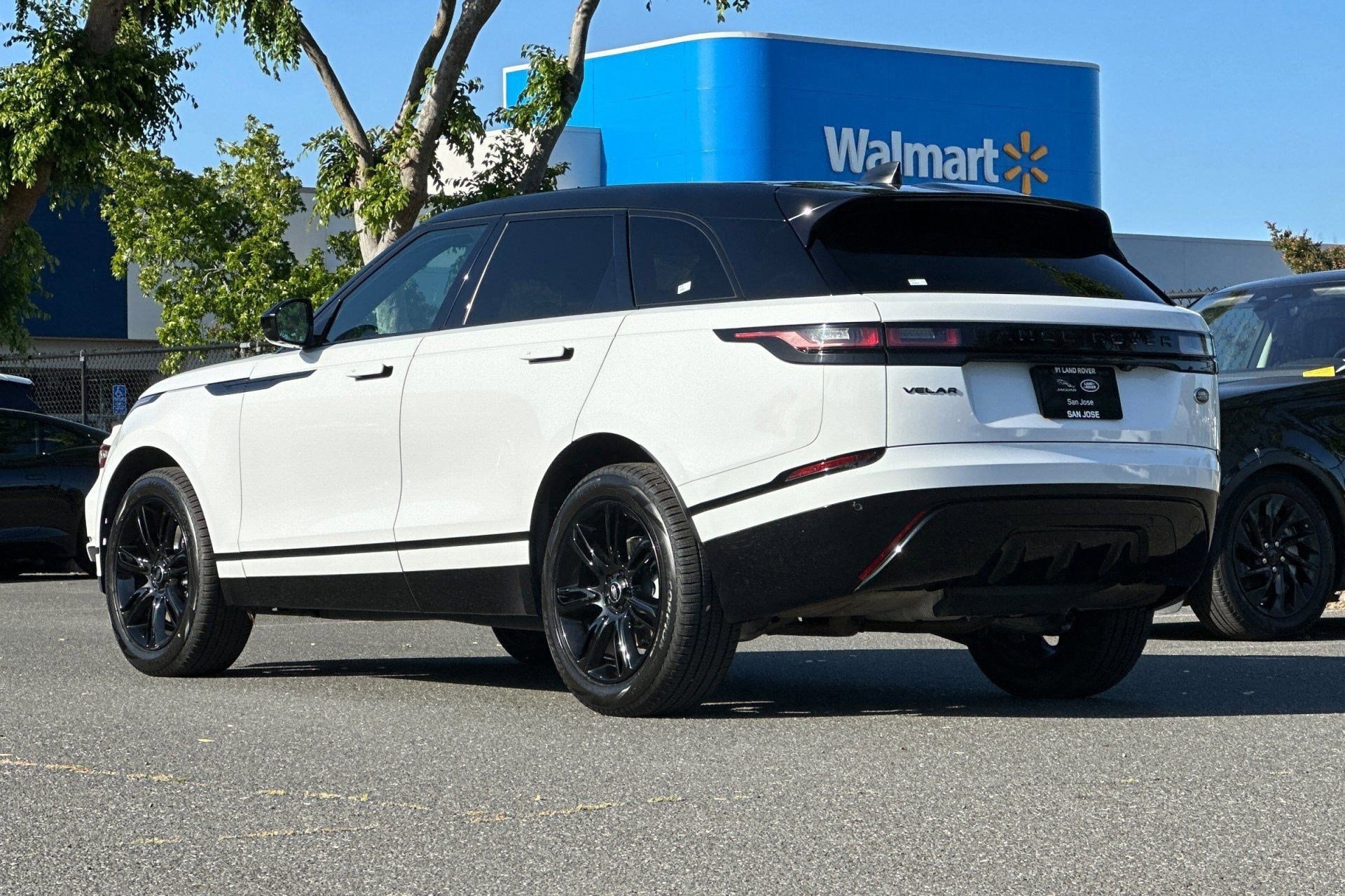 2022 Land Rover Range Rover Velar R-Dynamic S photo 2