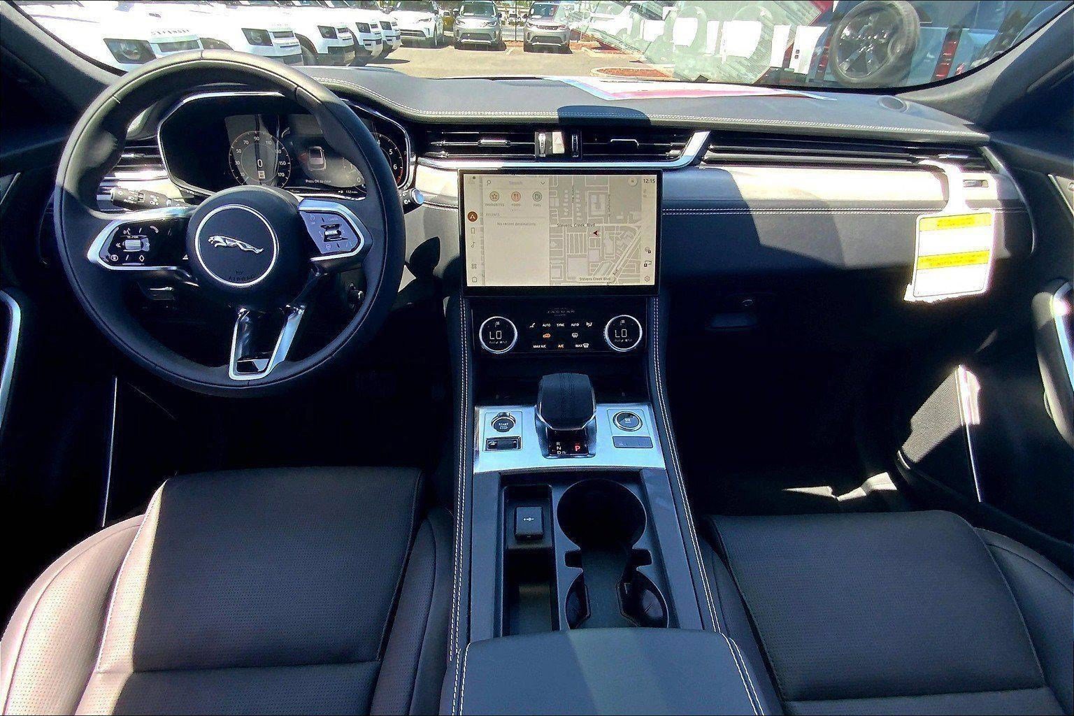 2026 Jaguar F-Pace R-Dynamic S - Photo 6
