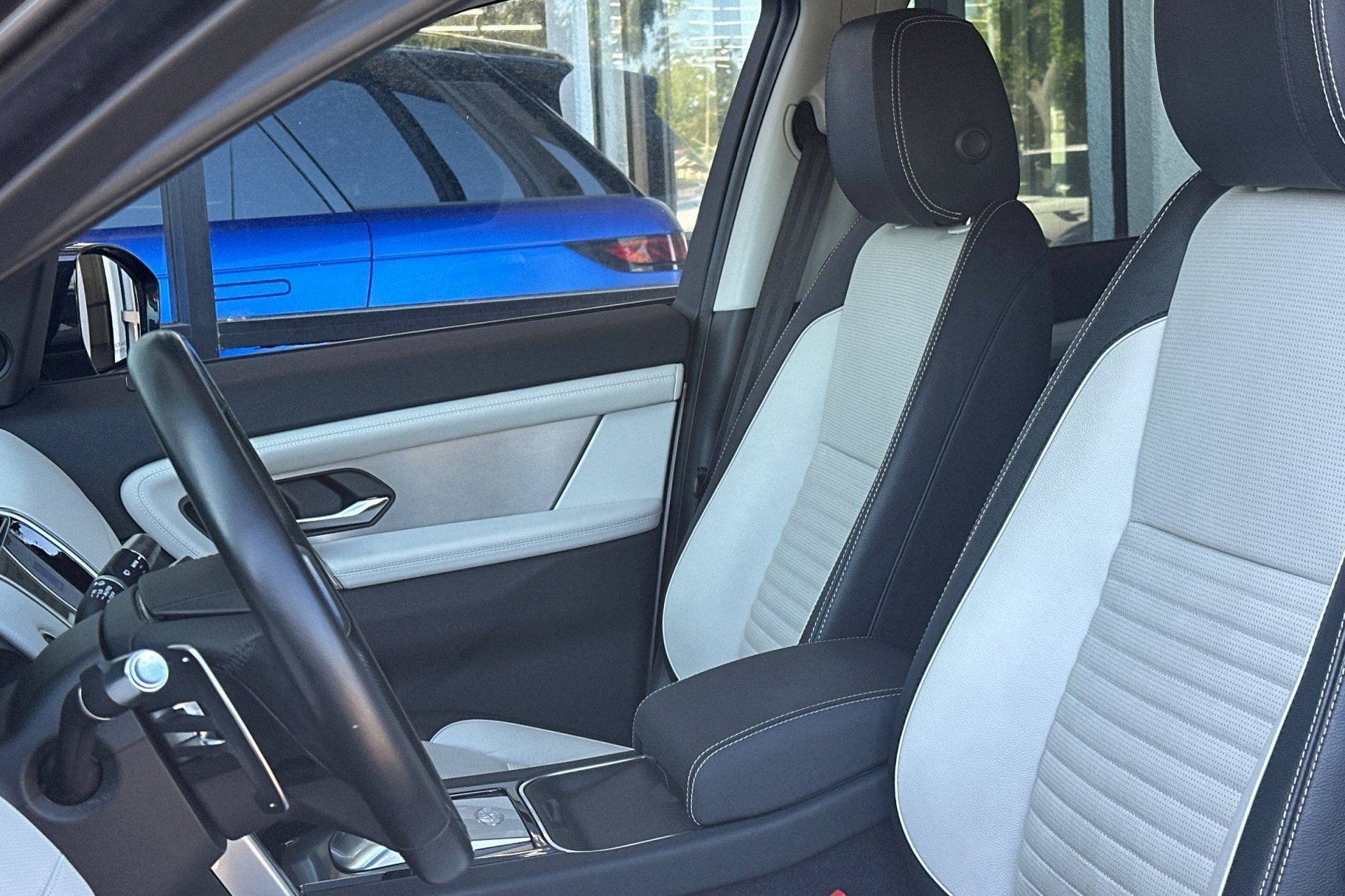 2022 Land Rover Discovery Sport S R-Dynamic photo 4