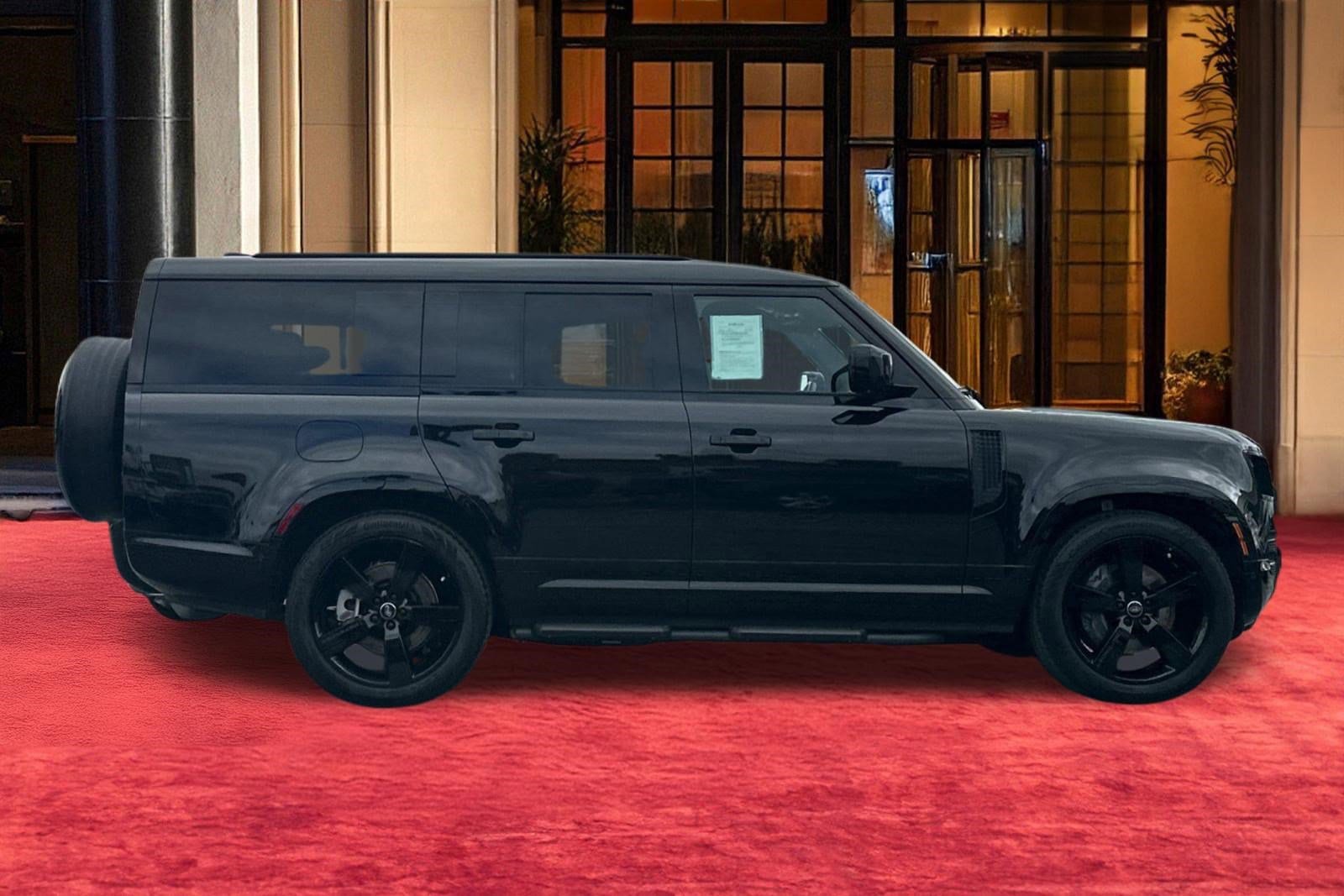 2025 Land Rover Defender 130 X-Dynamic SE photo 6