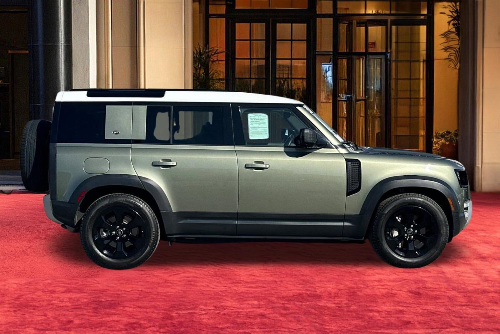 2020 Land Rover Defender 110 HSE photo 3
