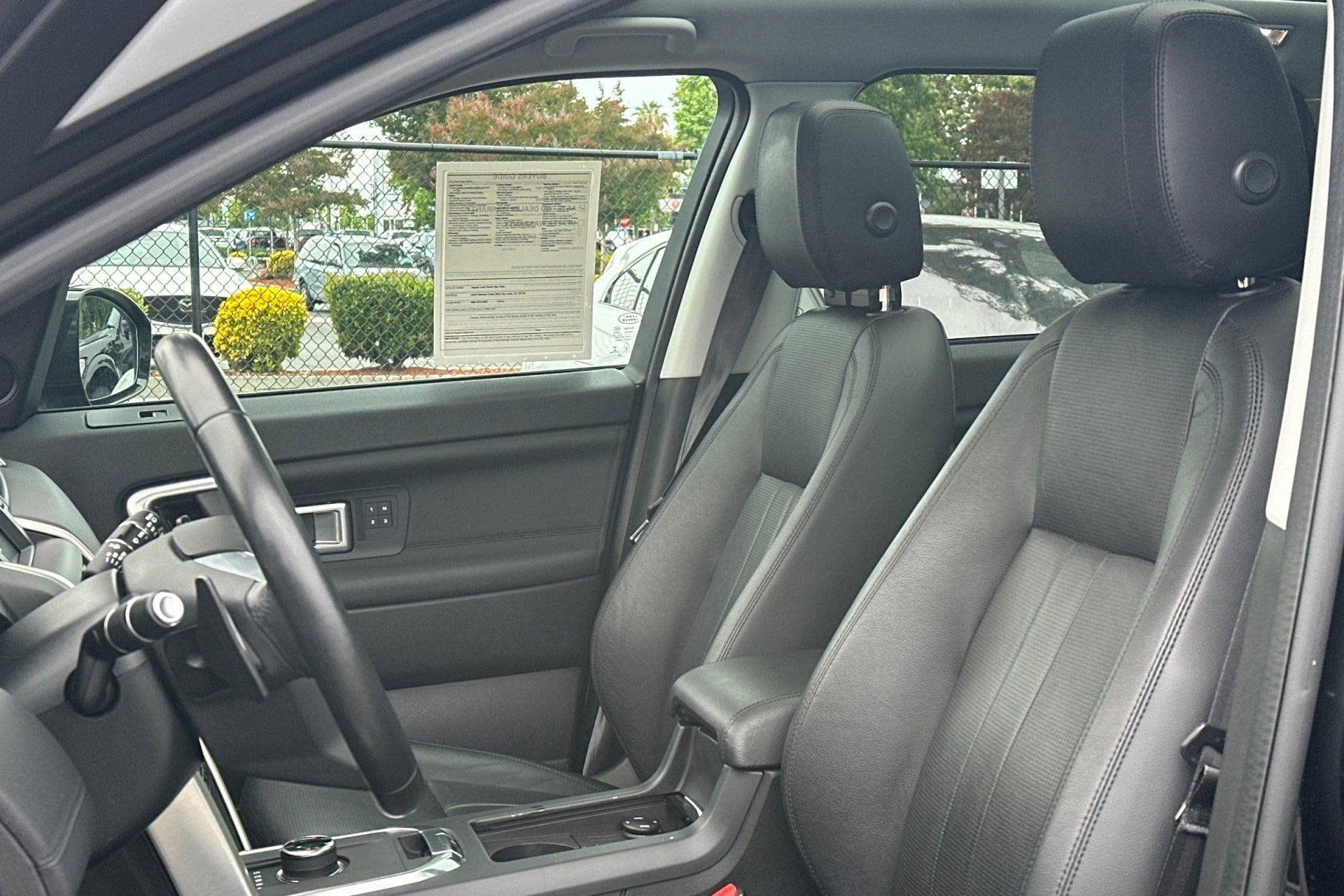 2019 Land Rover Discovery Sport HSE photo 4