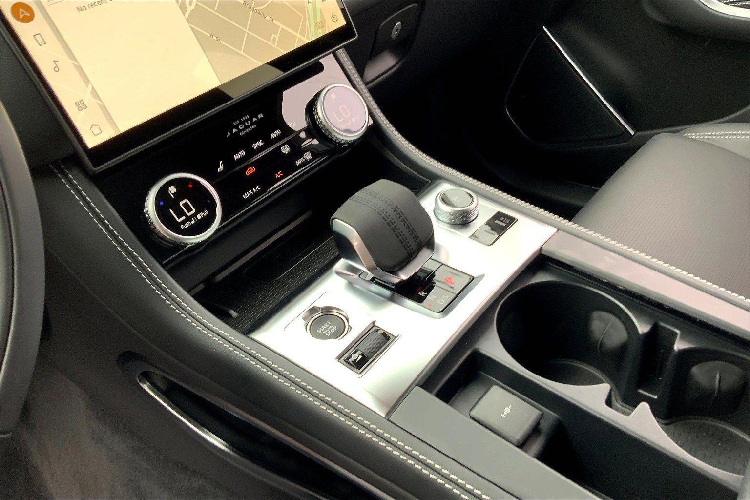 2026 Jaguar F-Pace R-Dynamic S - Photo 9
