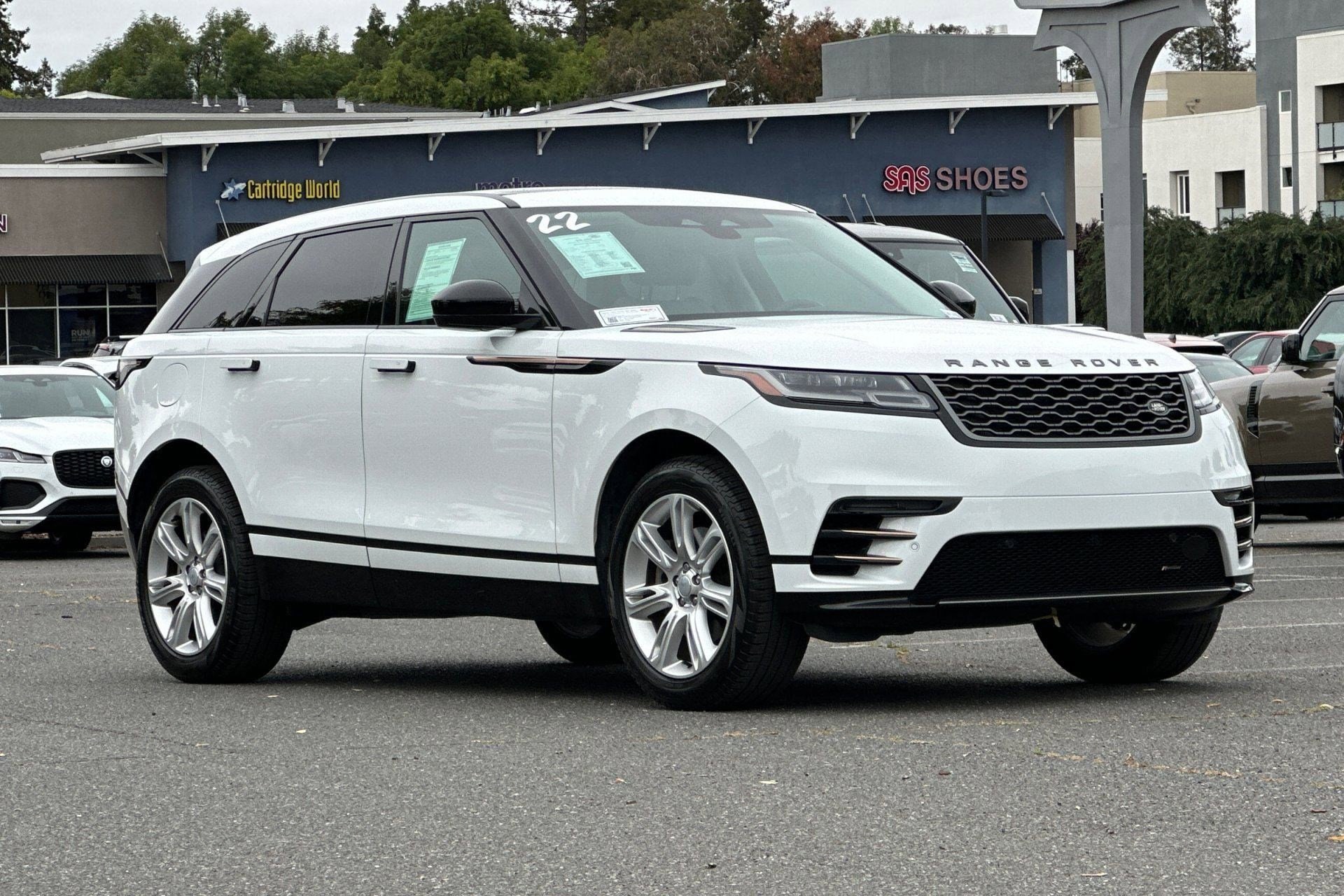 2022 Land Rover Range Rover Velar R-Dynamic S photo 6