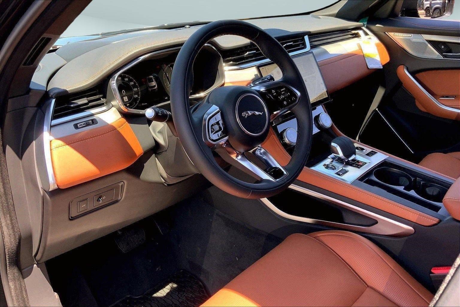 2026 Jaguar F-Pace R-Dynamic S - Photo 3