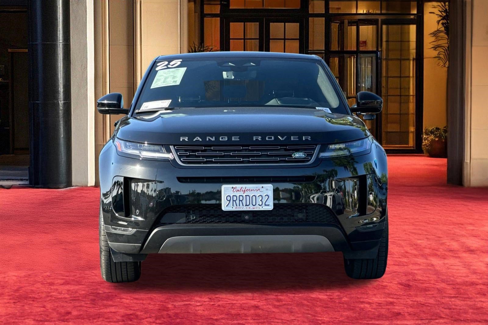 2025 Land Rover Range Rover Evoque Core S photo 4