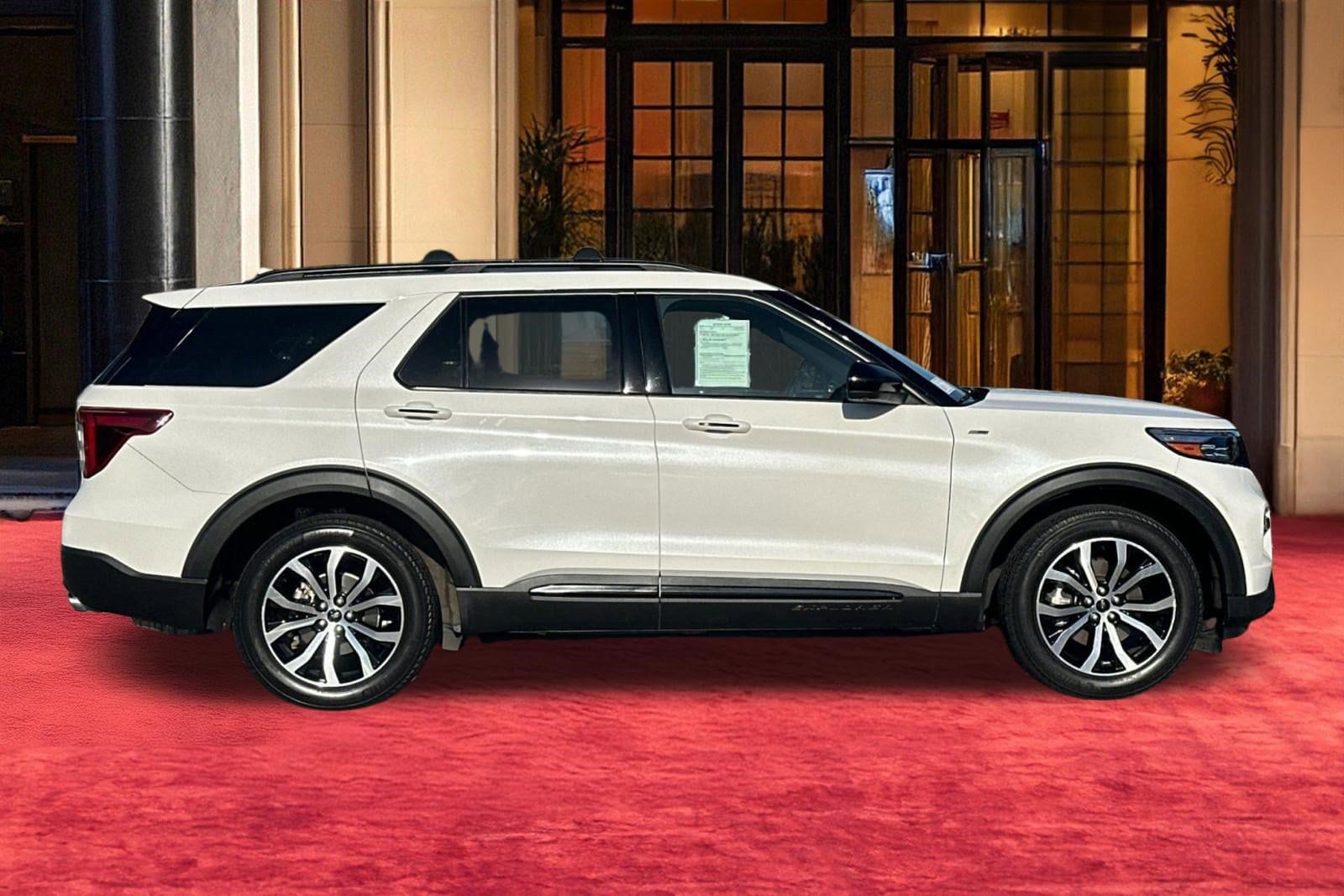 2022 Ford Explorer ST-Line photo 6