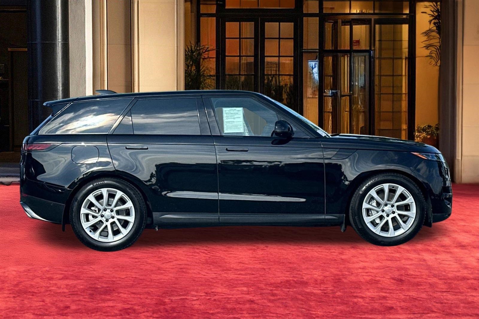 2025 Land Rover Range Rover Sport S photo 4