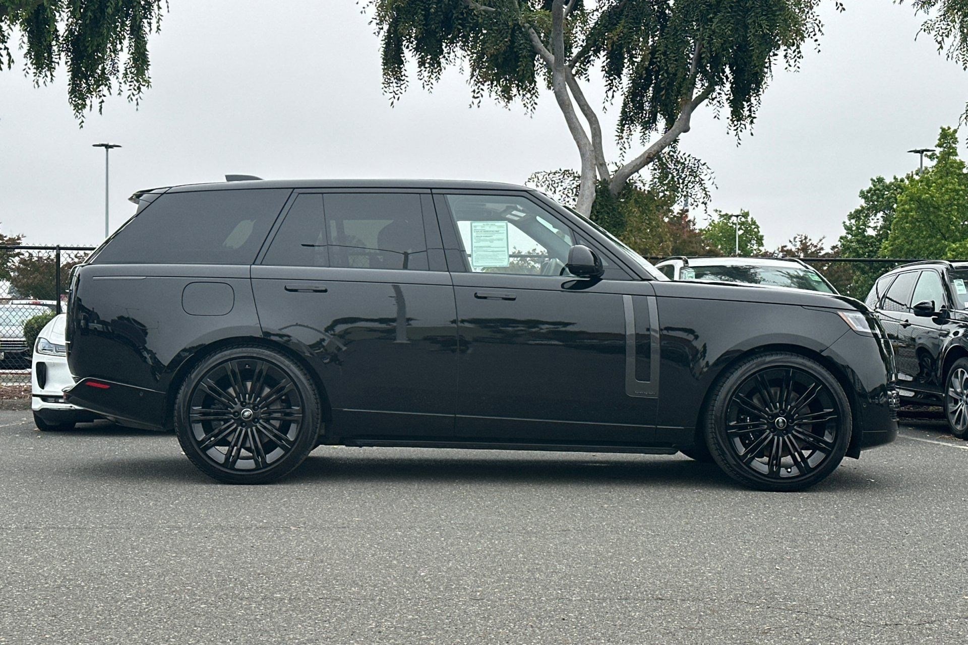 2024 Land Rover Range Rover Autobiography photo 6