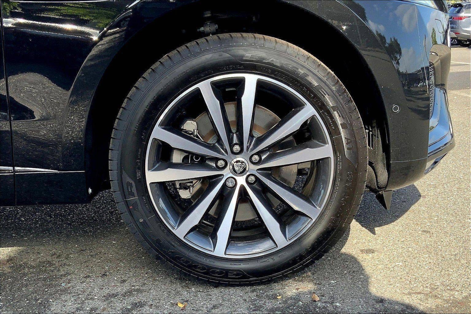 2026 Jaguar F-Pace R-Dynamic S - Photo 8