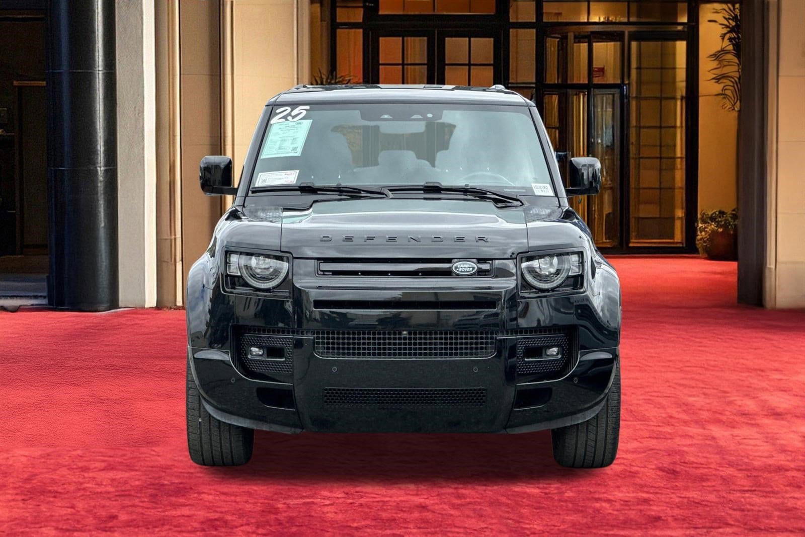 2025 Land Rover Defender 130 X-Dynamic SE photo 5