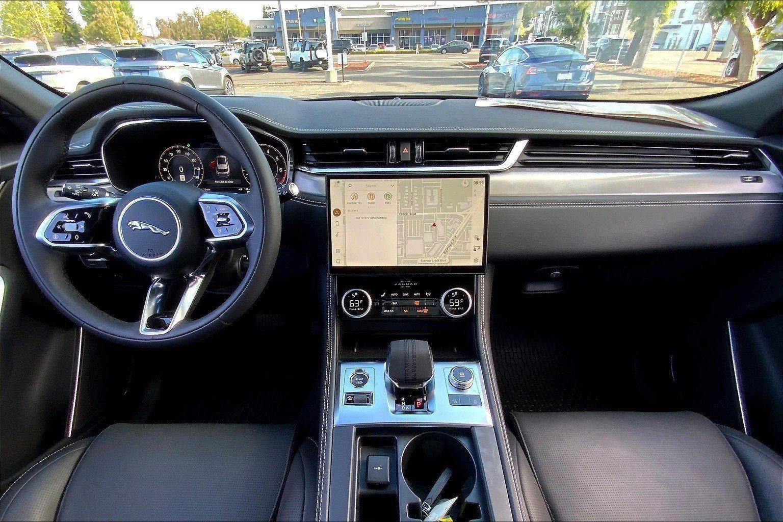 2026 Jaguar F-Pace R-Dynamic S - Photo 11