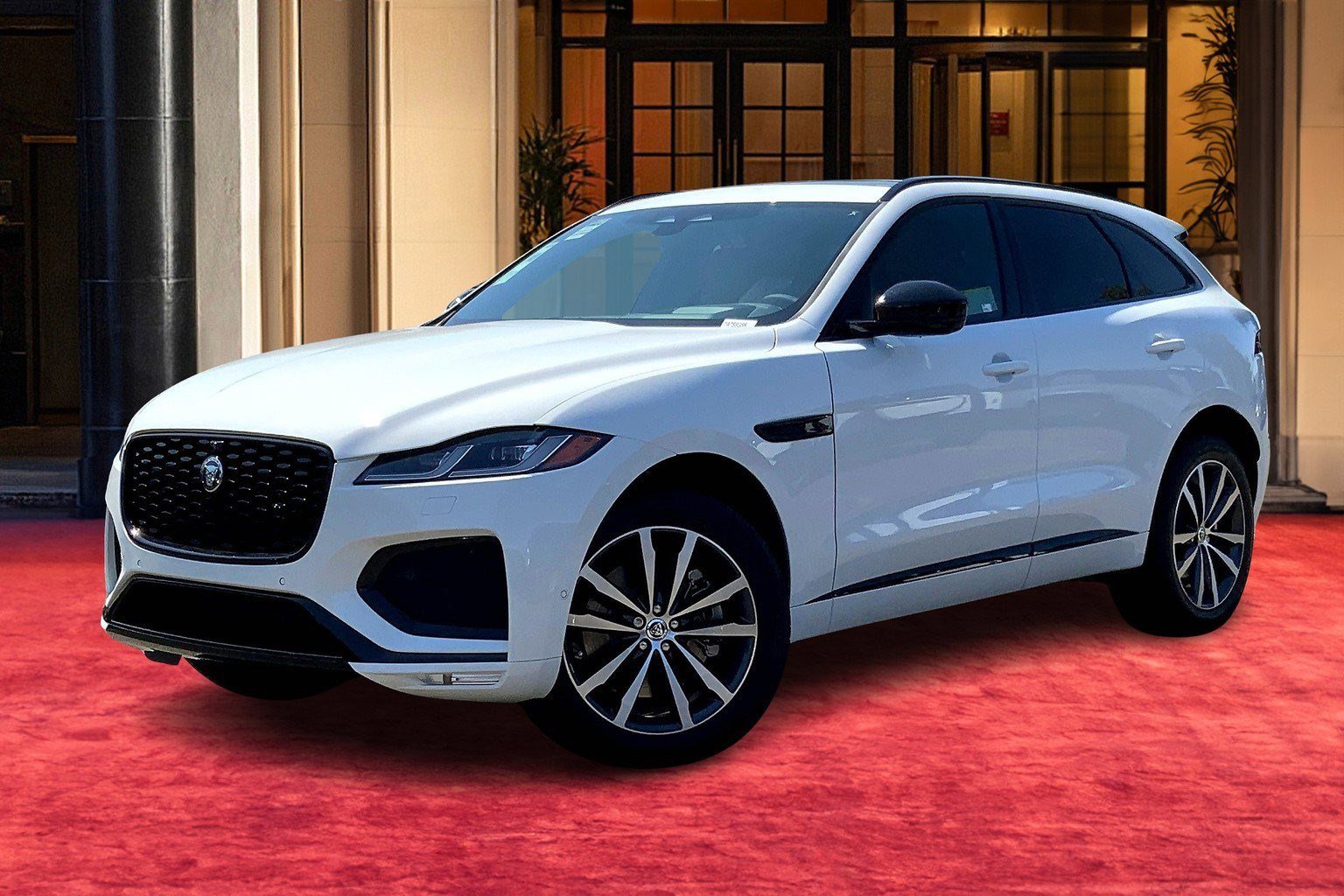2026 Jaguar F-PACE P400 R-Dynamic S's photo