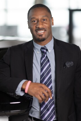 Staff member Andre Burns from ID_50ed02482f35