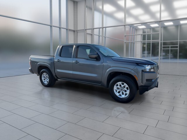 2024 Nissan Frontier SV photo 2