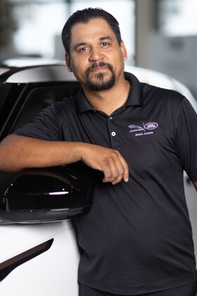 Staff member Luis Pacheco from ID_50ed02482f35