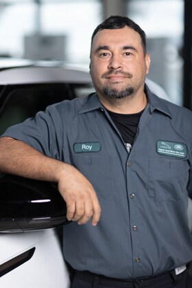 Staff member Roy Diaz from ID_50ed02482f35