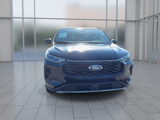 2025 Ford Escape ST-Line photo 3