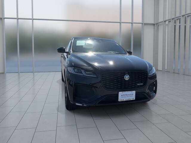 2025 Jaguar F-PACE P250 R-Dynamic S photo 3
