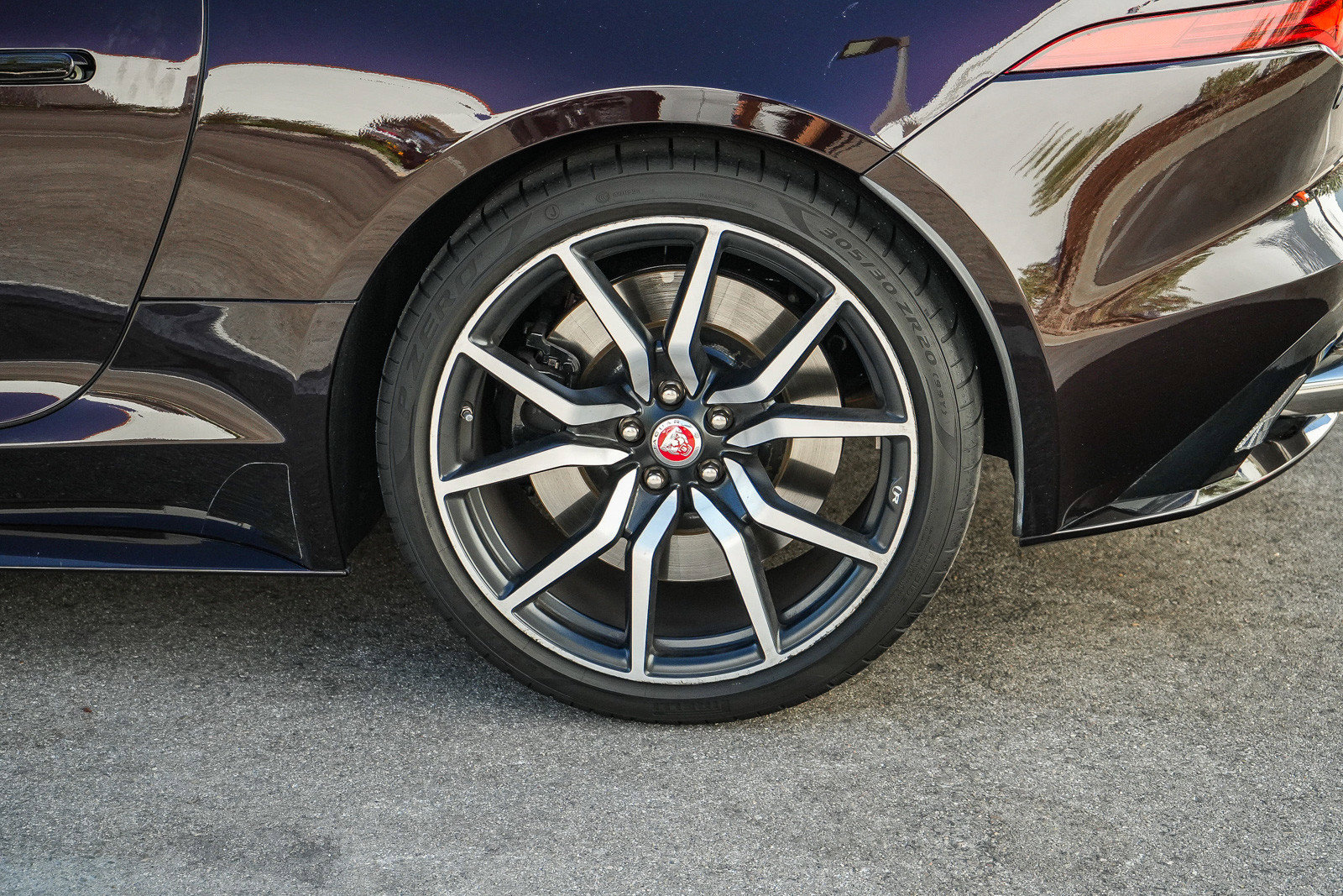 2023 Jaguar F-TYPE R - Photo 12