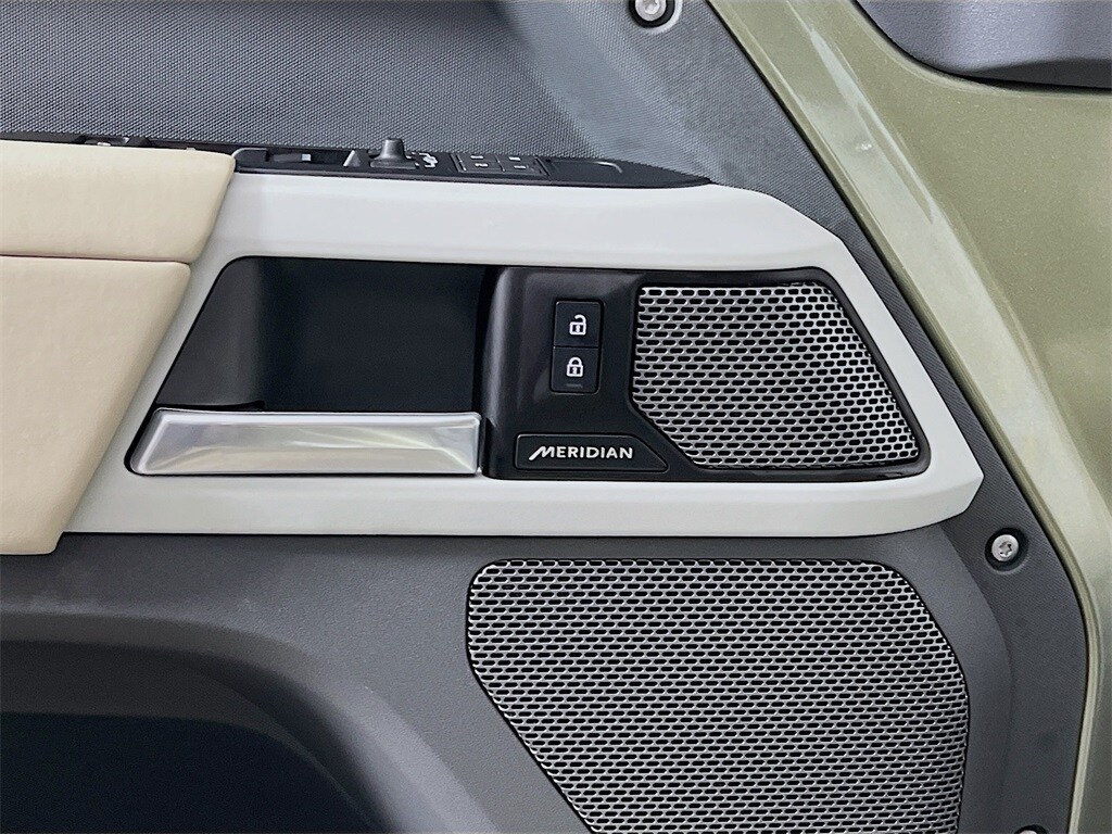 2024 LAND ROVER DEFENDER - Image 19