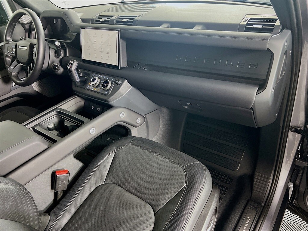 2024 LAND ROVER DEFENDER - Image 31