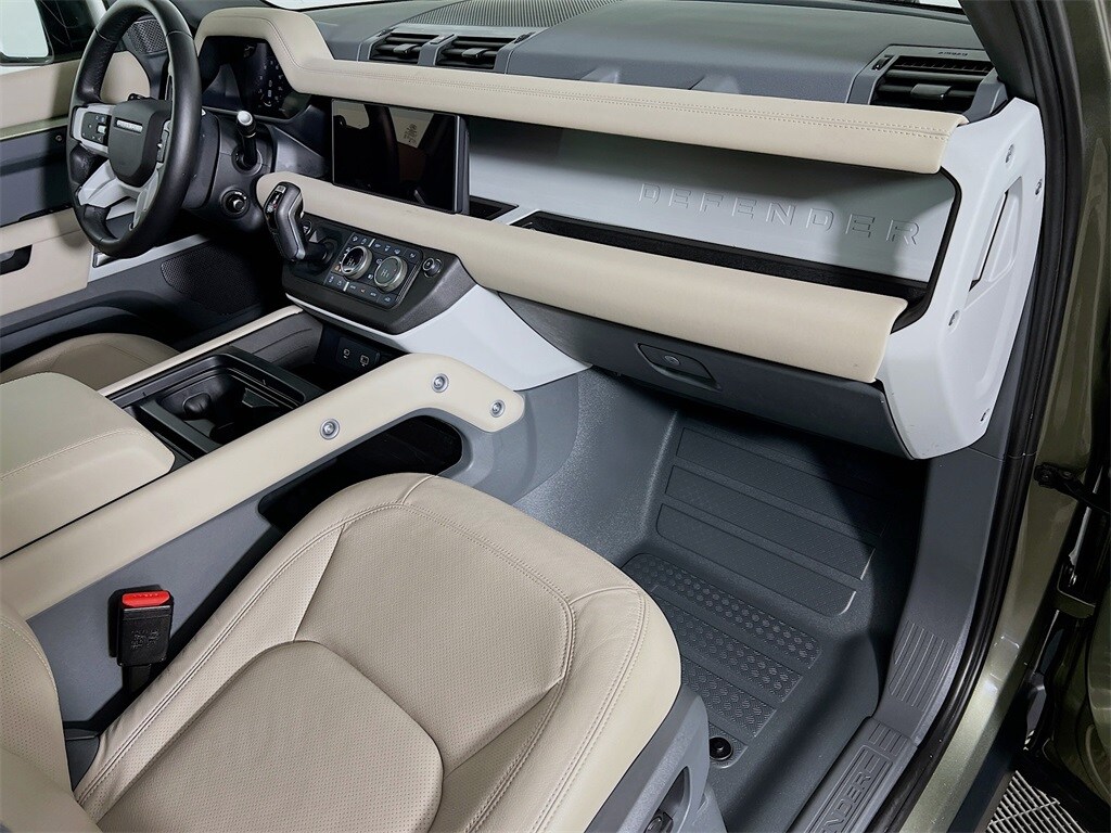 2024 LAND ROVER DEFENDER - Image 31