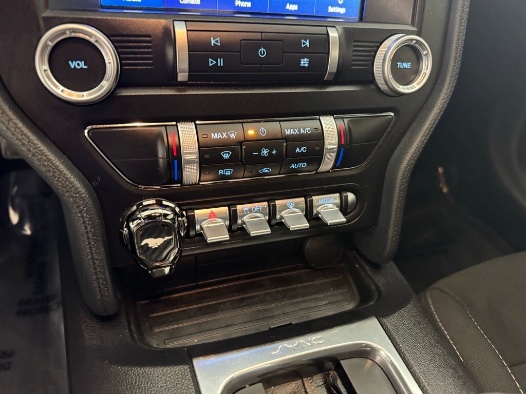 2020 FORD MUSTANG - Image 25