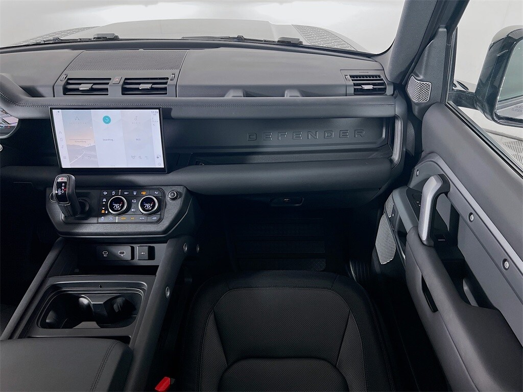 2024 LAND ROVER DEFENDER - Image 24