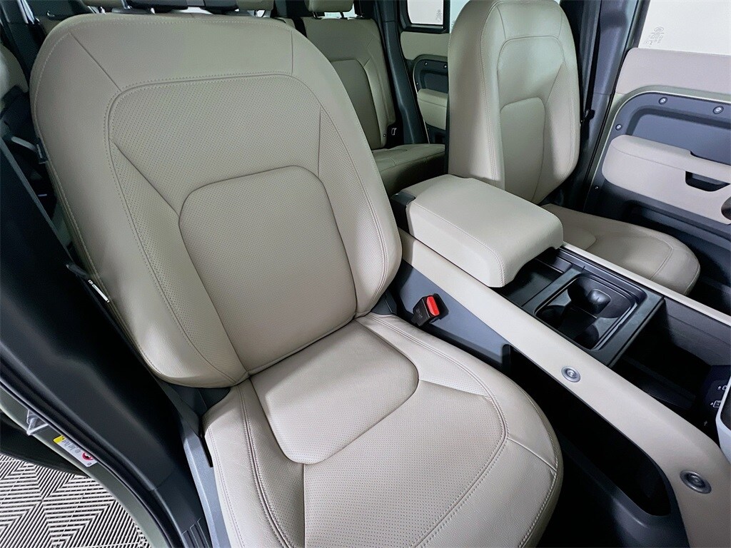 2024 LAND ROVER DEFENDER - Image 30