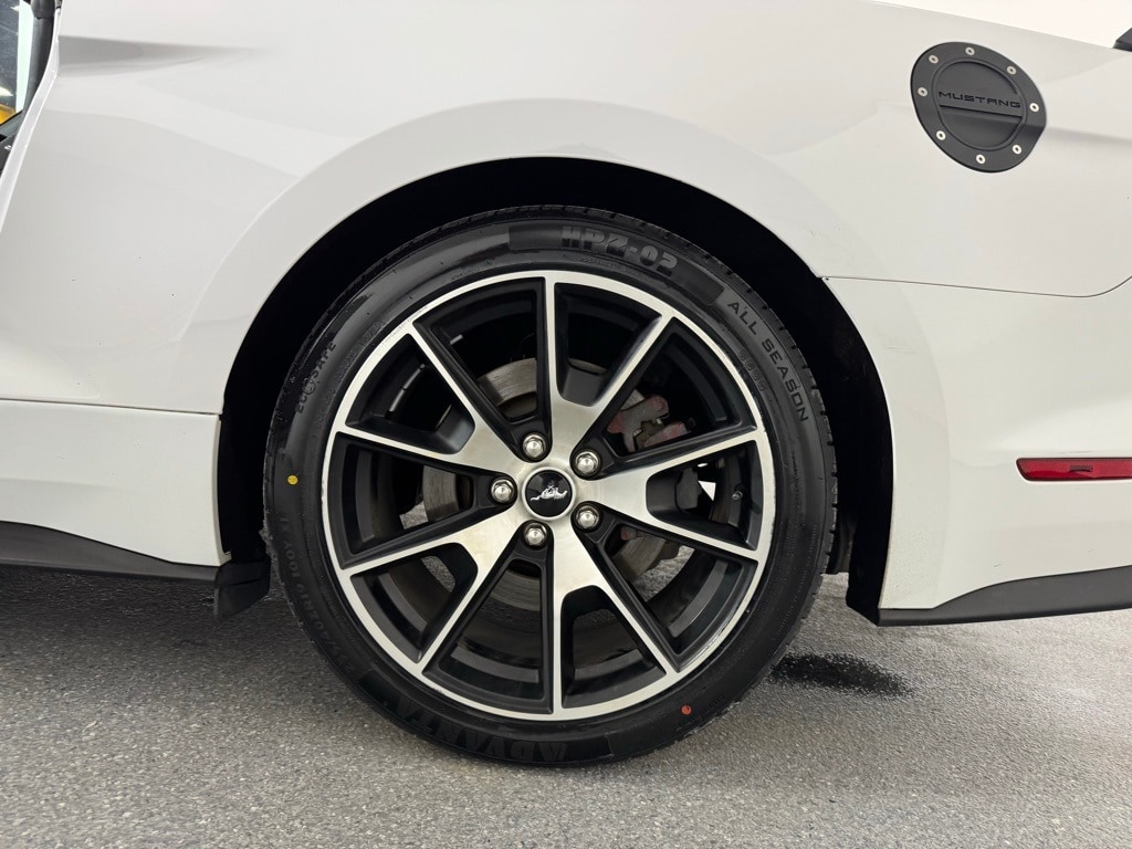 2020 FORD MUSTANG - Image 32