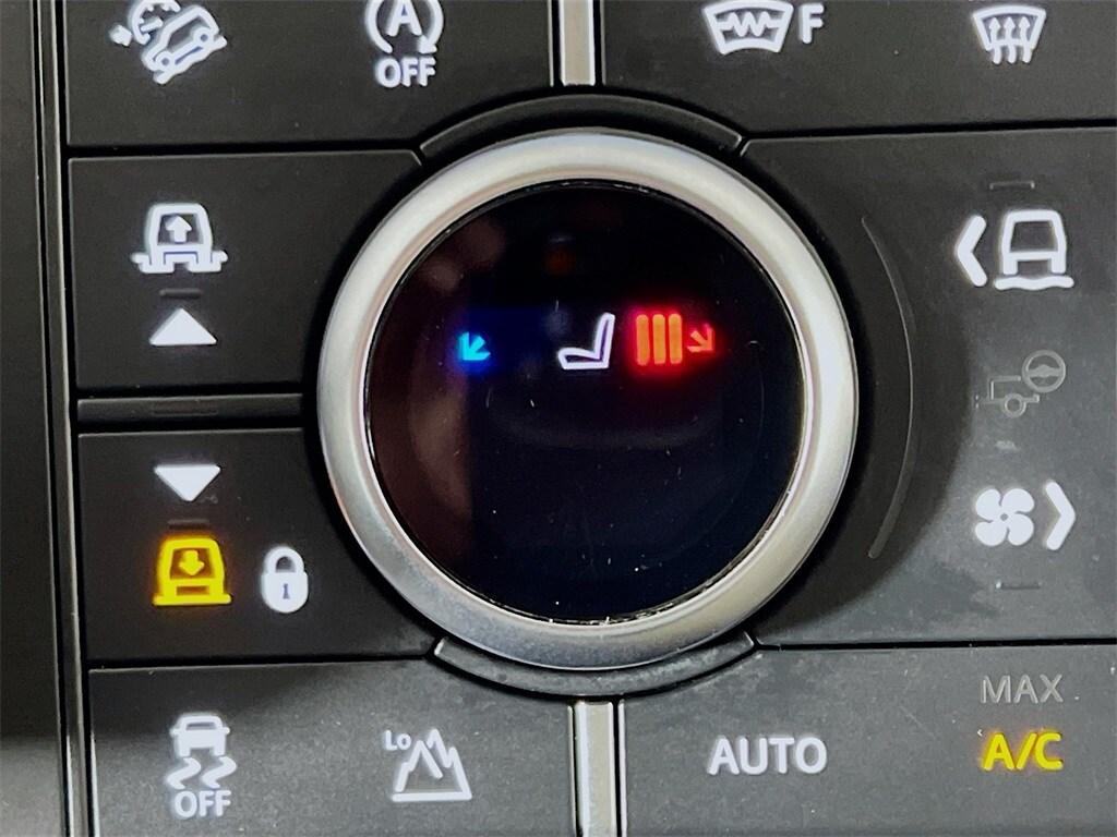 2024 LAND ROVER DEFENDER - Image 21