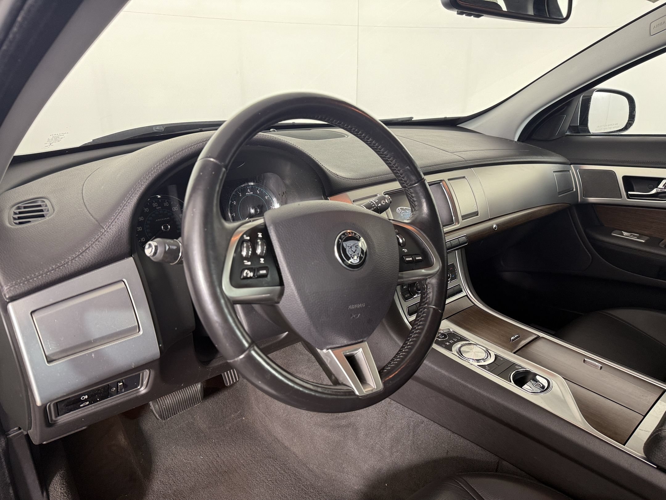 2014 Jaguar XF I4 T Sedan